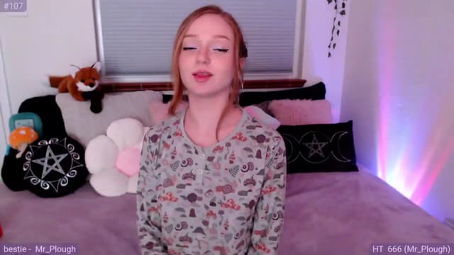 Gallery image thumbnail from Fiona's myfreecams stream on, 10/28/2023, 11:50 image 11 of 20