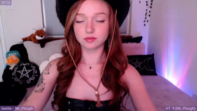 Gallery image thumbnail from Fiona's myfreecams stream on, 10/29/2023, 08:47 image 1 of 20