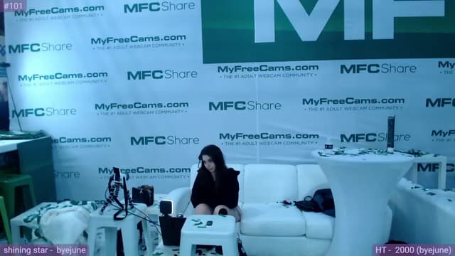 Gallery image thumbnail from Fiona's myfreecams stream on, 01/27/2024, 03:55 image 7 of 20