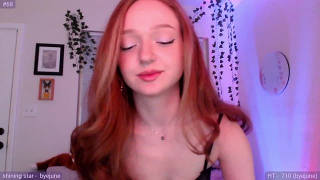Gallery image thumbnail from Fiona's myfreecams stream on, 02/11/2024, 09:37 image 13 of 20
