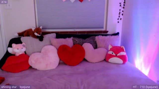 Gallery image thumbnail from Fiona's myfreecams stream on, 02/14/2024, 08:43 image 9 of 20