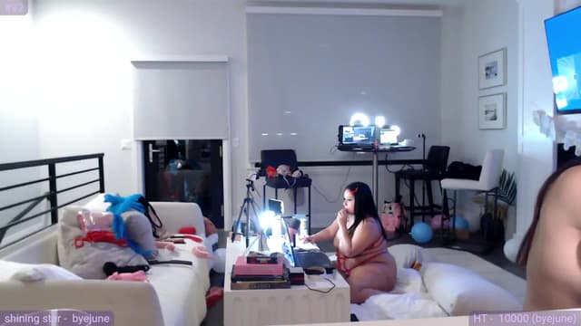 Gallery image thumbnail from Fiona's myfreecams stream on, 02/25/2024, 06:36 image 17 of 20
