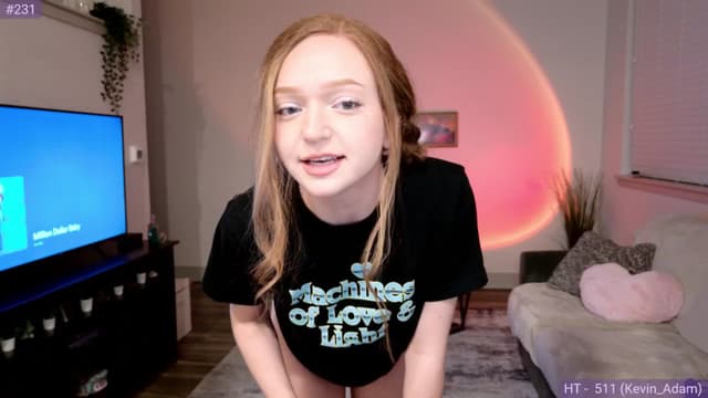 Gallery image thumbnail from Fiona's myfreecams stream on, 05/02/2024, 08:50 image 6 of 20