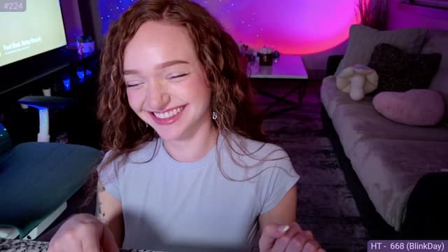 Gallery image thumbnail from Fiona's myfreecams stream on, 06/20/2024, 11:16 image 9 of 20