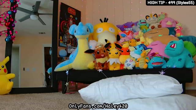 Gallery image thumbnail from HALEY's myfreecams stream on, 12/31/2023, 03:11 image 19 of 20