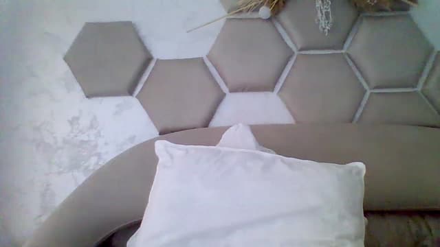 Gallery image thumbnail from Isa__'s myfreecams stream on, 05/31/2023, 07:46 image 15 of 20