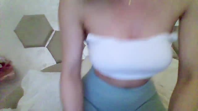 Gallery image thumbnail from Isa__'s myfreecams stream on, 02/10/2024, 21:18 image 12 of 20