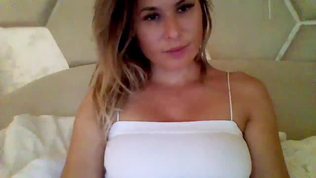 Gallery image thumbnail from Isa__'s myfreecams stream on, 07/23/2024, 09:13 image 6 of 20