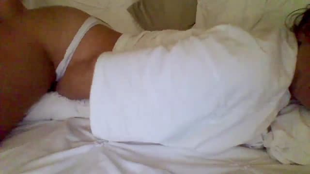 Gallery image thumbnail from Isa__'s myfreecams stream on, 09/15/2024, 21:09 image 9 of 20