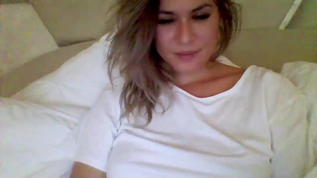 Gallery image thumbnail from Isa__'s myfreecams stream on, 09/18/2024, 03:18 image 14 of 20
