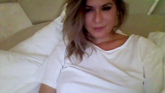 Gallery image thumbnail from Isa__'s myfreecams stream on, 09/18/2024, 03:18 image 15 of 20