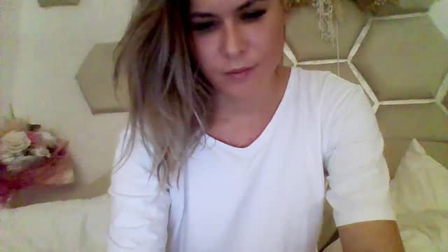 Gallery image thumbnail from Isa__'s myfreecams stream on, 09/19/2024, 17:23 image 17 of 20