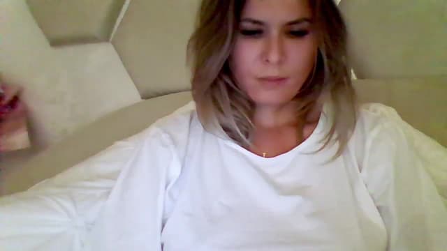 Gallery image thumbnail from Isa__'s myfreecams stream on, 09/19/2024, 18:06 image 4 of 20