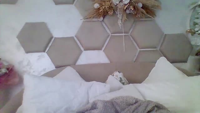 Gallery image thumbnail from Isa__'s myfreecams stream on, 10/03/2024, 10:00 image 3 of 20