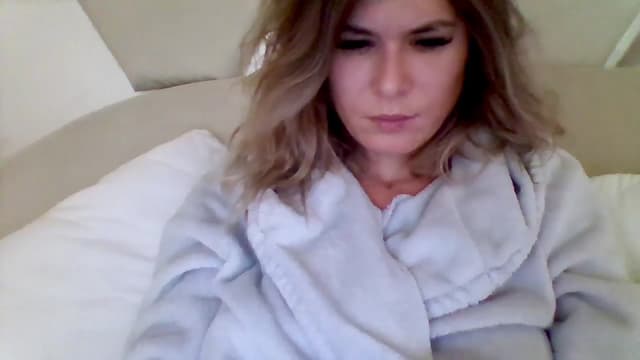 Gallery image thumbnail from Isa__'s myfreecams stream on, 10/06/2024, 08:20 image 2 of 20