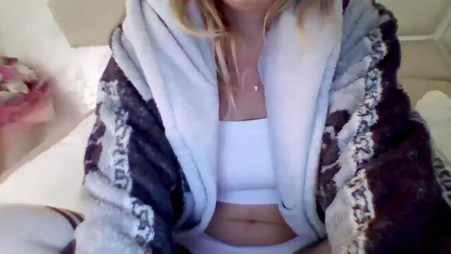 Gallery image thumbnail from Isa__'s myfreecams stream on, 10/10/2024, 08:42 image 5 of 20