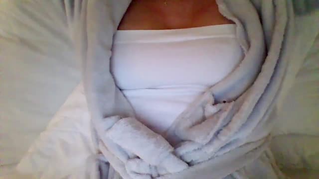 Gallery image thumbnail from Isa__'s myfreecams stream on, 10/10/2024, 09:20 image 20 of 20