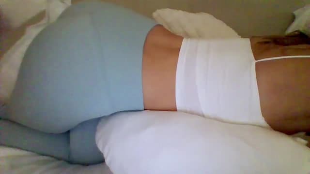 Gallery image thumbnail from Isa__'s myfreecams stream on, 11/06/2024, 18:52 image 8 of 20