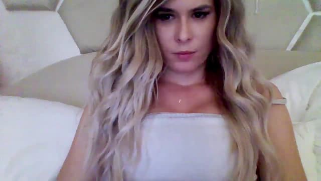 Gallery image thumbnail from Isa__'s myfreecams stream on, 11/09/2024, 17:34 image 5 of 20