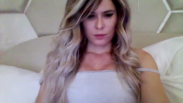 Gallery image thumbnail from Isa__'s myfreecams stream on, 11/09/2024, 20:22 image 14 of 20