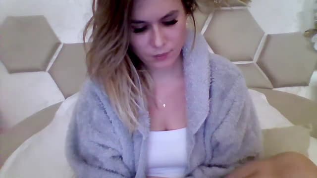Gallery image thumbnail from Isa__'s myfreecams stream on, 11/26/2024, 20:31 image 13 of 20