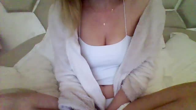 Gallery image thumbnail from Isa__'s myfreecams stream on, 11/27/2024, 12:23 image 6 of 20