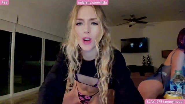 Gallery image thumbnail from ItsLo's myfreecams stream on, 01/26/2023, 08:35 image 16 of 20