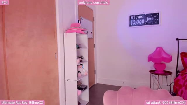 Gallery image thumbnail from ItsLo's myfreecams stream on, 06/13/2023, 22:57 image 10 of 20