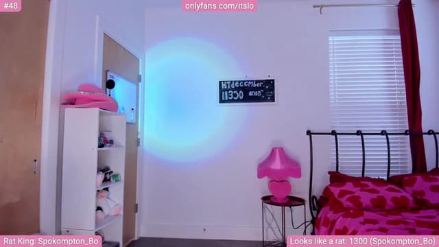 Gallery image thumbnail from ItsLo's myfreecams stream on, 12/15/2023, 21:09 image 3 of 20