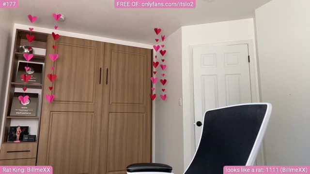 Gallery image thumbnail from ItsLo's myfreecams stream on, 06/17/2025, 20:14 image 10 of 20