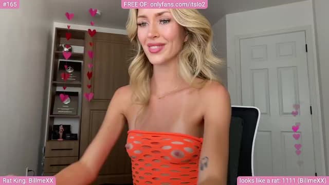 Gallery image thumbnail from ItsLo's myfreecams stream on, 06/17/2025, 21:00 image 12 of 20