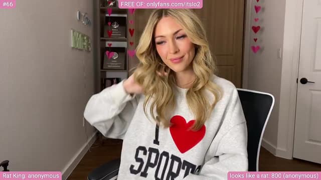 Gallery image thumbnail from ItsLo's myfreecams stream on, 12/04/2025, 23:13 image 8 of 20