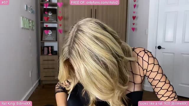 Gallery image thumbnail from ItsLo's myfreecams stream on, 12/05/2025, 24:02 image 3 of 20