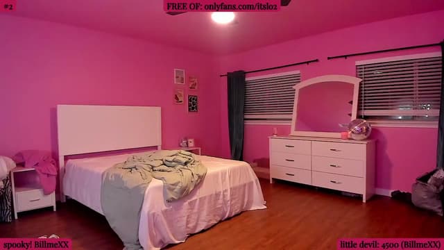 Gallery image thumbnail from ItsLo's myfreecams stream on, 03/27/2026, 03:37 image 6 of 20