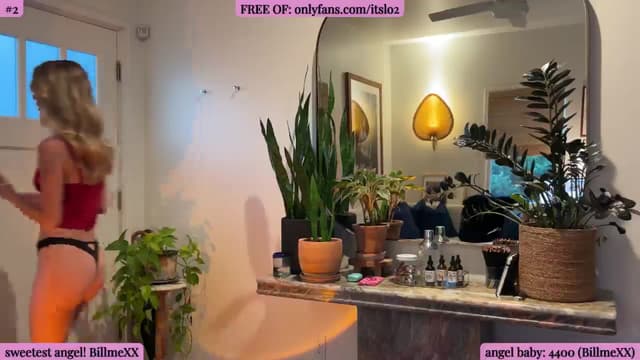Gallery image thumbnail from ItsLo's myfreecams stream on, 04/01/2026, 02:45 image 8 of 20