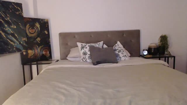 Gallery image thumbnail from ItsMe's myfreecams stream on, 10/19/2023, 13:45 image 3 of 20