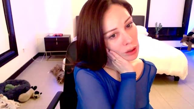 Gallery image thumbnail from Ivy__'s myfreecams stream on, 10/07/2023, 08:25 image 9 of 20