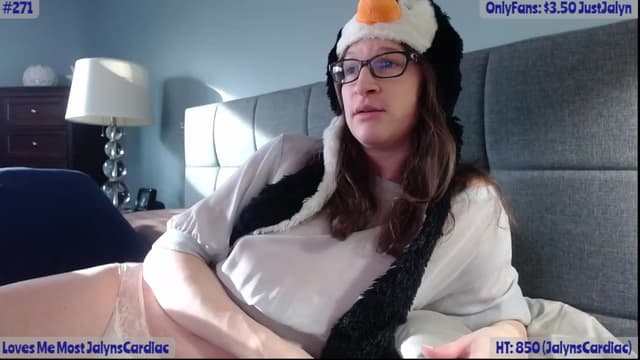 Gallery image thumbnail from Jalyn's myfreecams stream on, 12/31/2022, 18:56 image 4 of 20