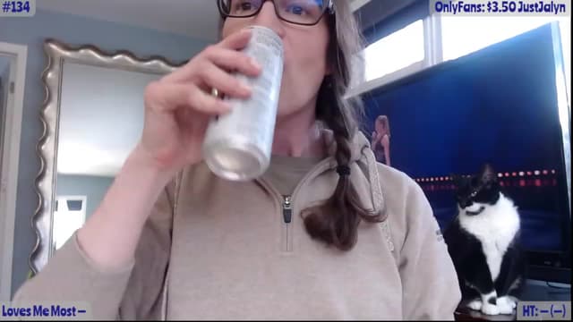 Gallery image thumbnail from Jalyn's myfreecams stream on, 02/17/2023, 21:50 image 3 of 20