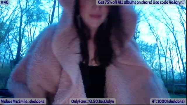 Gallery image thumbnail from Jalyn's myfreecams stream on, 04/29/2023, 01:36 image 6 of 20