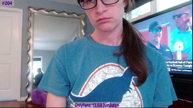 Gallery image thumbnail from Jalyn's myfreecams stream on, 08/03/2023, 23:48 image 9 of 20