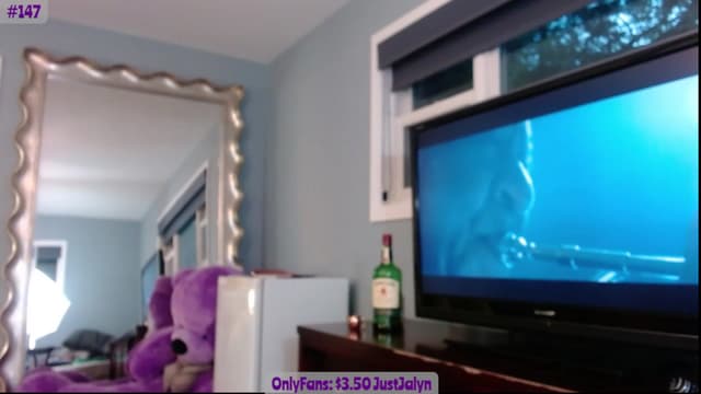 Gallery image thumbnail from Jalyn's myfreecams stream on, 08/06/2023, 01:18 image 16 of 20