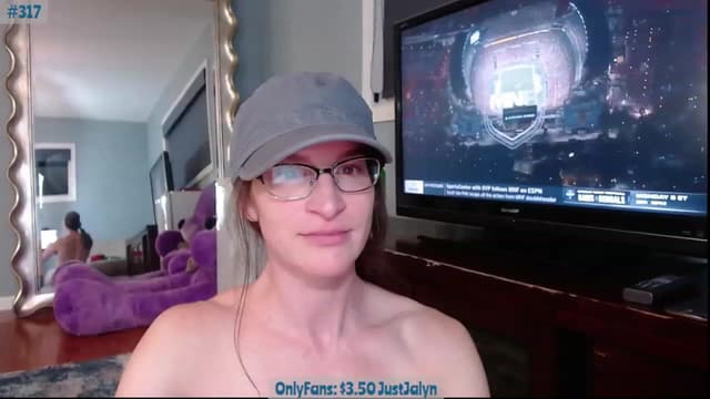 Gallery image thumbnail from Jalyn's myfreecams stream on, 09/19/2023, 01:04 image 16 of 20