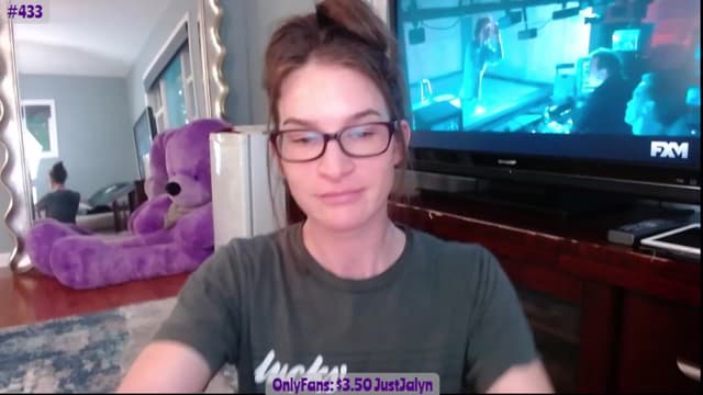 Gallery image thumbnail from Jalyn's myfreecams stream on, 10/03/2023, 23:45 image 12 of 20