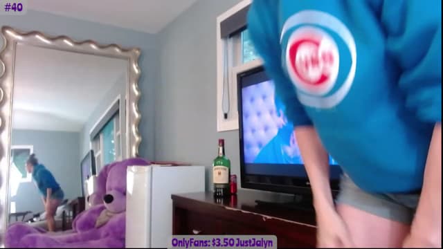Gallery image thumbnail from Jalyn's myfreecams stream on, 10/05/2023, 23:50 image 8 of 20