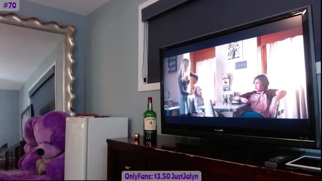 Gallery image thumbnail from Jalyn's myfreecams stream on, 10/11/2023, 24:23 image 15 of 20