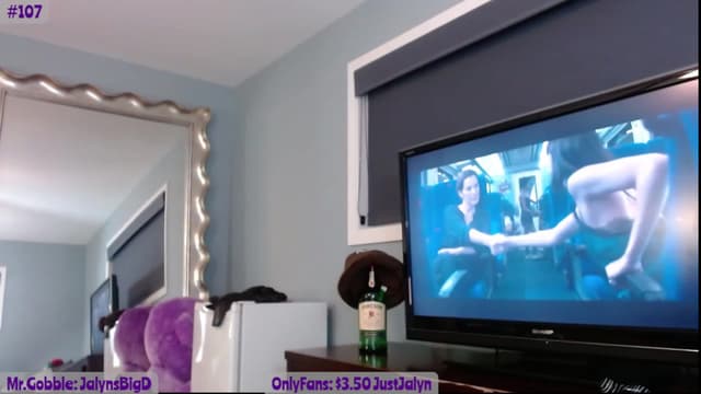 Gallery image thumbnail from Jalyn's myfreecams stream on, 11/07/2023, 23:17 image 15 of 20