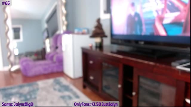Gallery image thumbnail from Jalyn's myfreecams stream on, 12/14/2023, 01:34 image 19 of 20