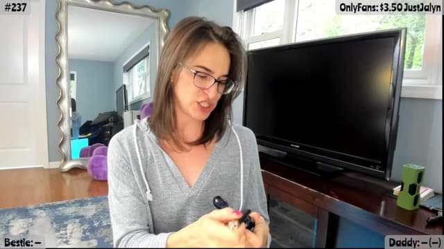 Gallery image thumbnail from Jalyn's myfreecams stream on, 08/03/2025, 17:22 image 8 of 20