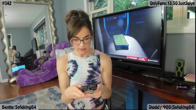 Gallery image thumbnail from Jalyn's myfreecams stream on, 08/22/2025, 01:07 image 4 of 20